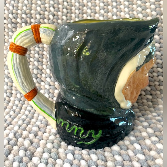 Original vintage antique LARGE ROYAL DOULTON ENGLAND TOBY JUG  “GRANNY” - Picture 2 of 7
